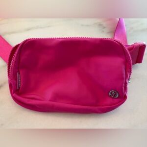 lululemon athletica sonic Pink Women's Bag belt bag guc